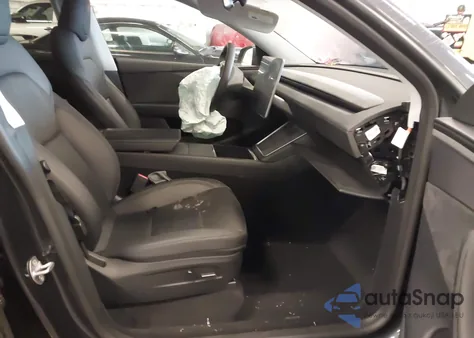 2026 Tesla Model Y Long Range Dual Motor All-Wheel Drive/Long Range Launch Series from USA, damaged, VIN 7SAYGDEE2TF376069